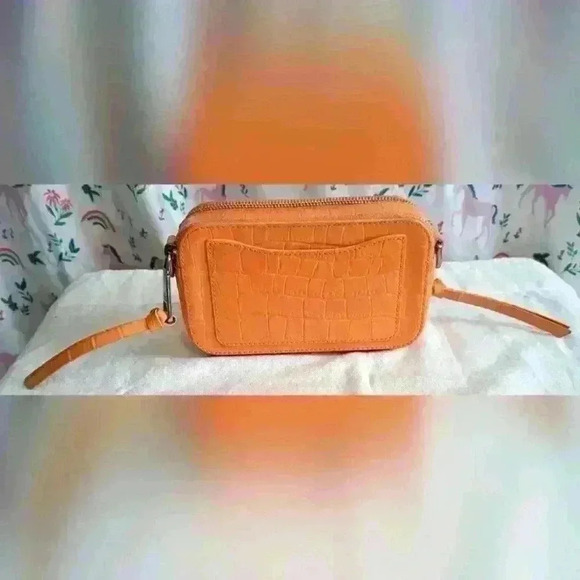 EUC Marc Jacobs The Snapshot Salmon Croc Casual Boho Crossbody Purse Bag - Picture 4 of 11